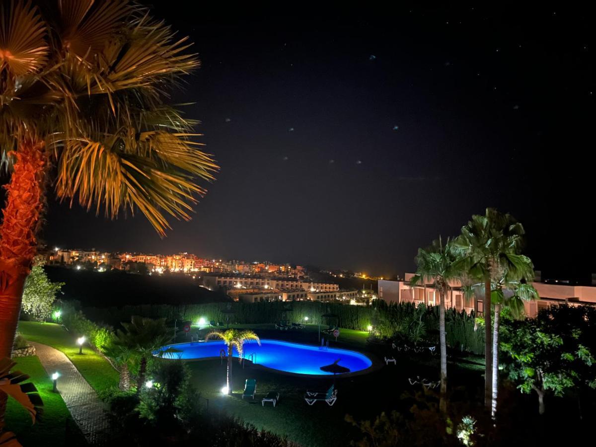 Estrella De Mar Zeezicht En Uitkijk Op Gibraltar 40M2 Terras Incl Zwembad Las Garzas Manilva Apartment Luaran gambar